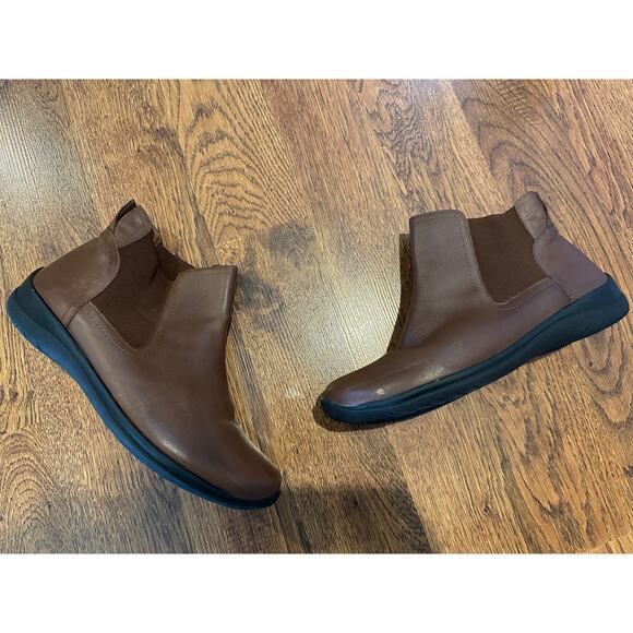 David Tate Space Leather Chelsea Booties - Brown - Size 8W Everyday Style - Picture 1 of 11